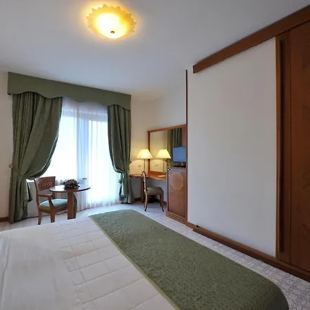 Grand Cesare Augusto 4* Sorrente