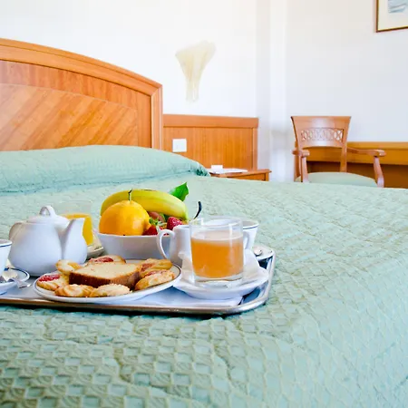 Grand Cesare Augusto מלון 4*