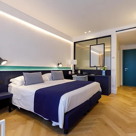 Отель Grand Cesare Augusto 4*